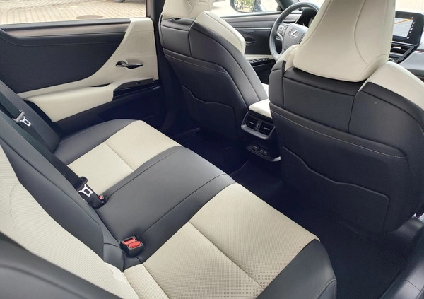 Lexus ES cena 199900 przebieg: 51114, rok produkcji 2021 z Izbica Kujawska małe 562
